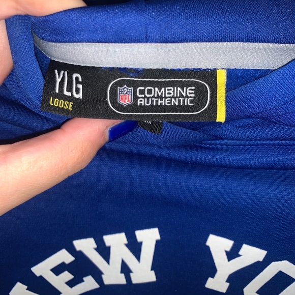 New York Giants sweatshirt - Picture 2 of 4